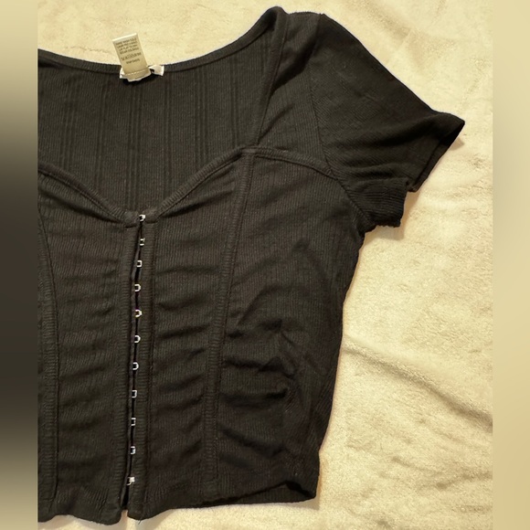 Bozzolo Black Button-Down Crop Top NWOT - Picture 4 of 10